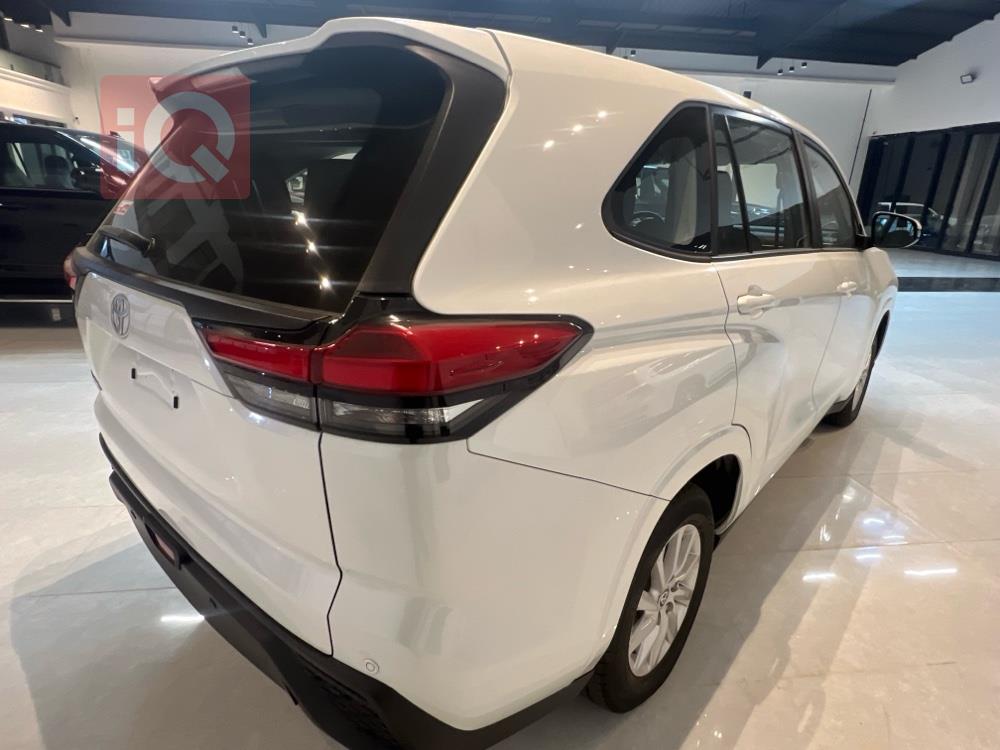 تۆیۆتا ئینۆڤا